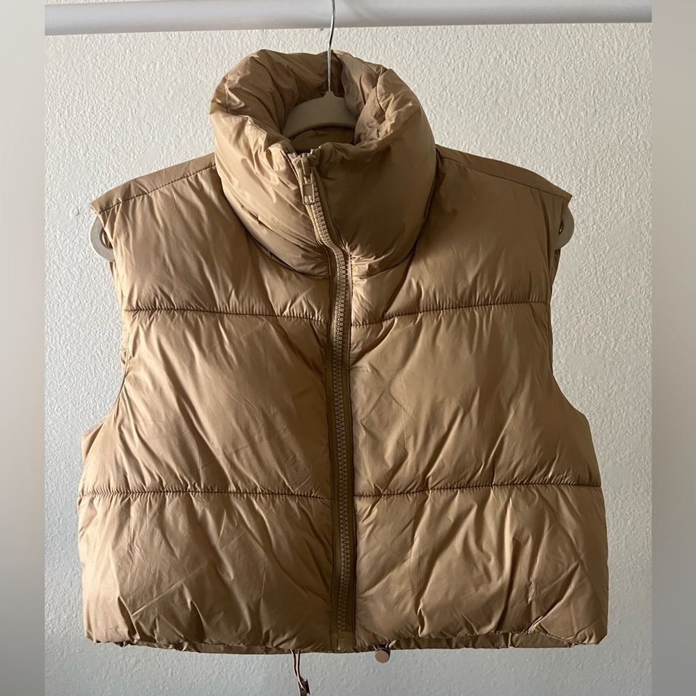 Cropped Sleeveless puffer zip up